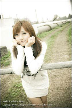 b768a157337a9bbd55fd9def0f81a80620111221024032.jpg