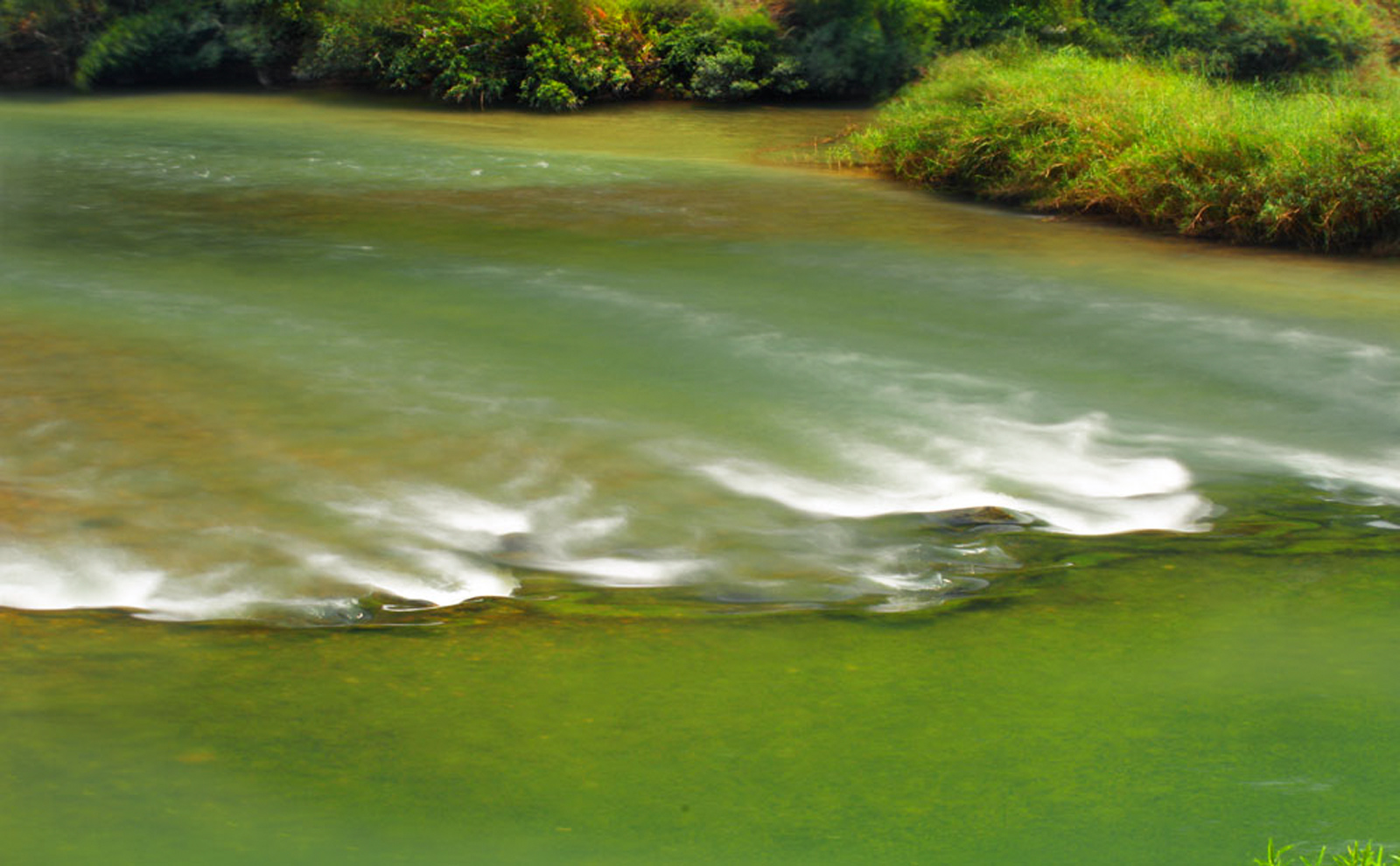 小河流水.jpg