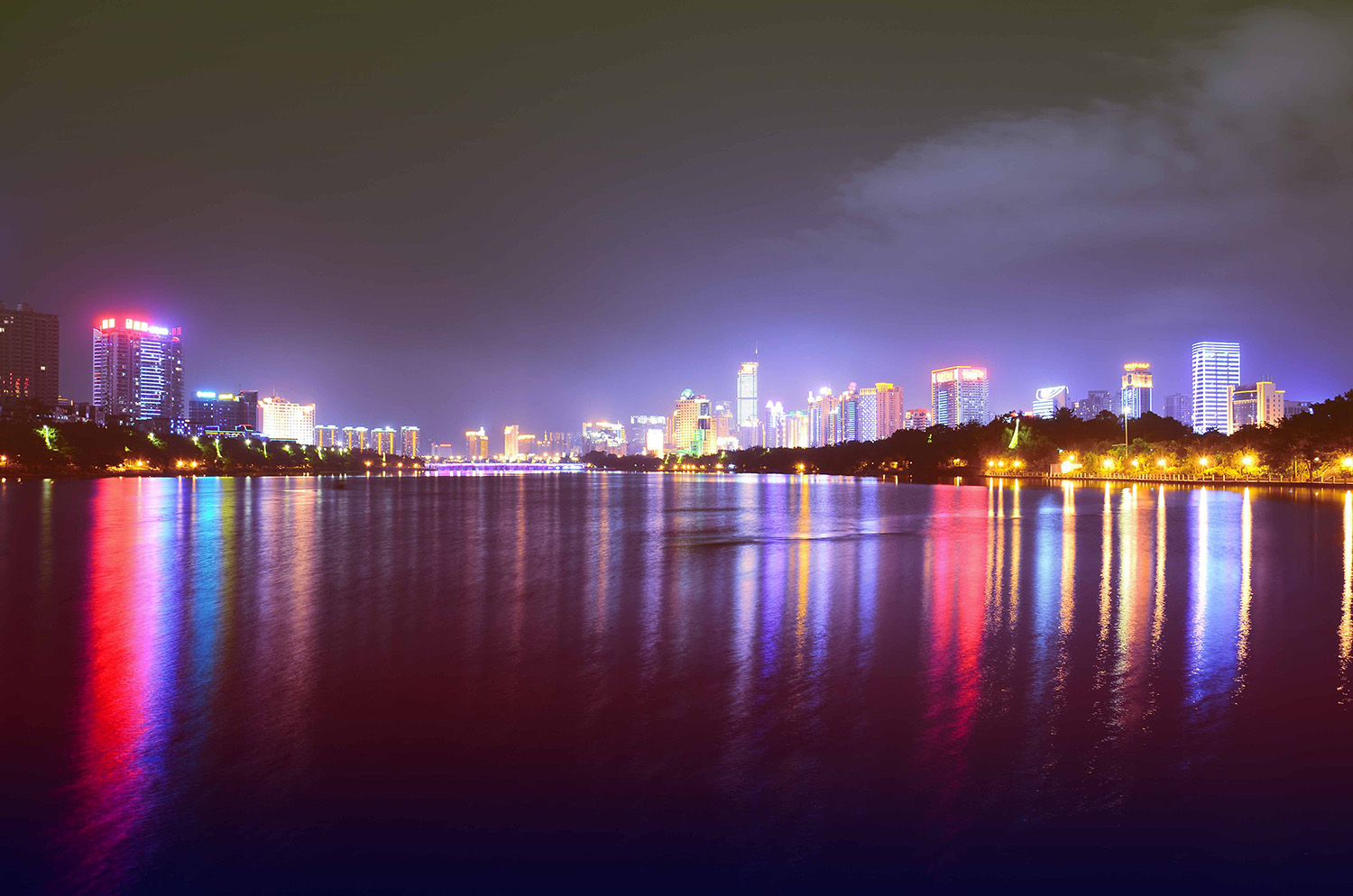 南湖夜景.jpg