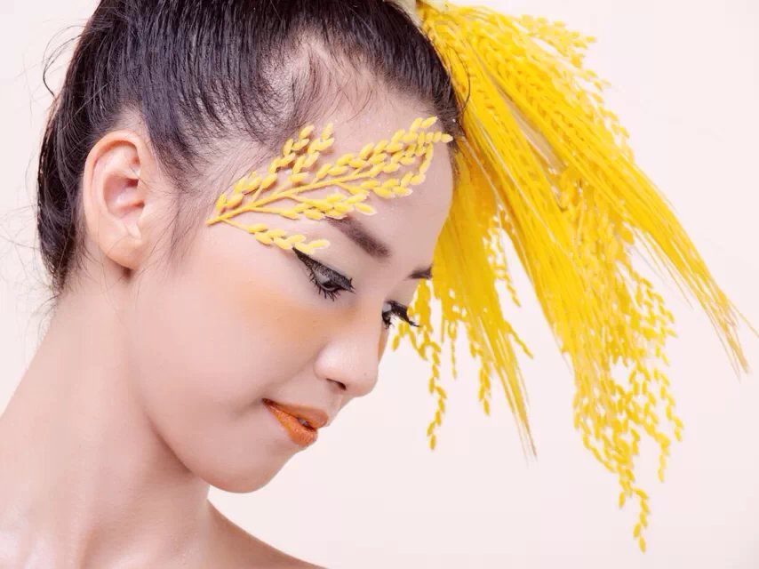 播音主持演员小莫