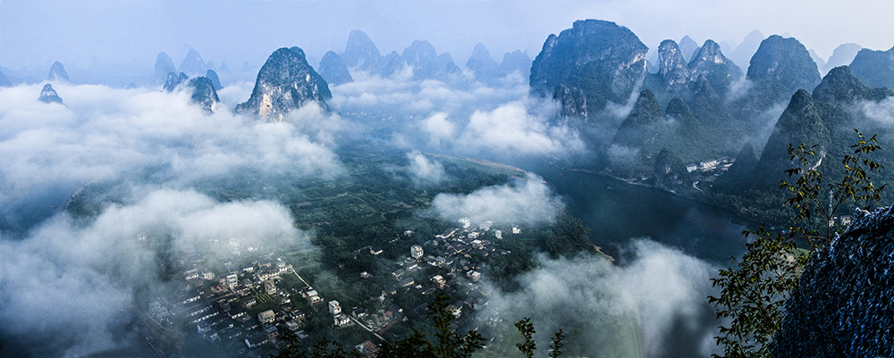 雾锁漓江   秦章革   13607831118.jpg