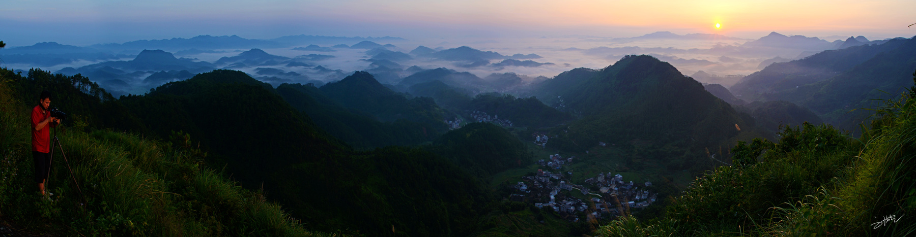 8.31石壁全景图4小.jpg