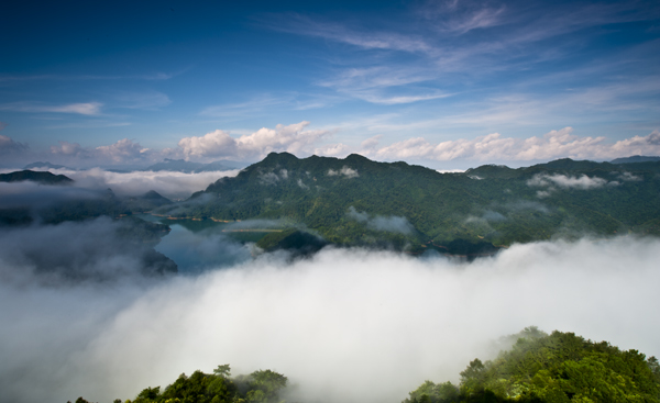 寻梦蒙山：云海仙境茶山湖