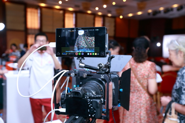 A7S完美组合，搭配SONY变焦电影镜头