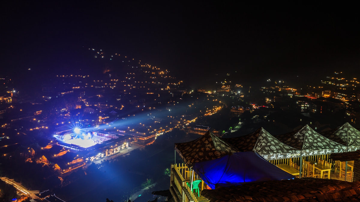 苗寨夜景-2_副本.jpg