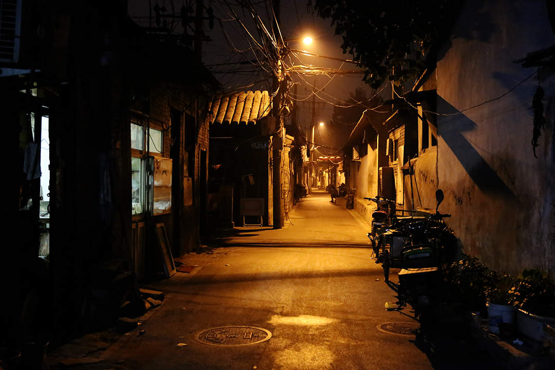 小巷夜静静.jpg
