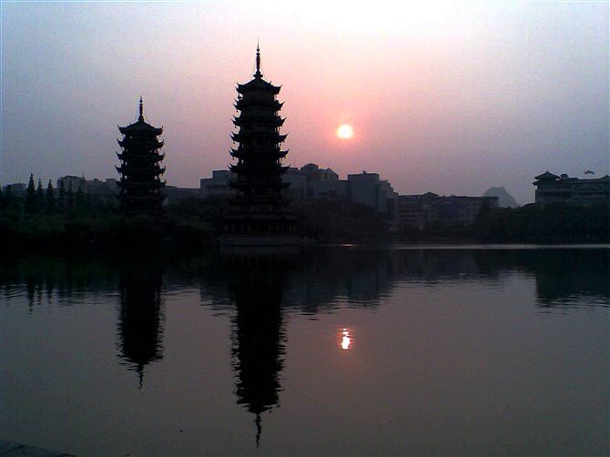 《日月双塔》.jpg