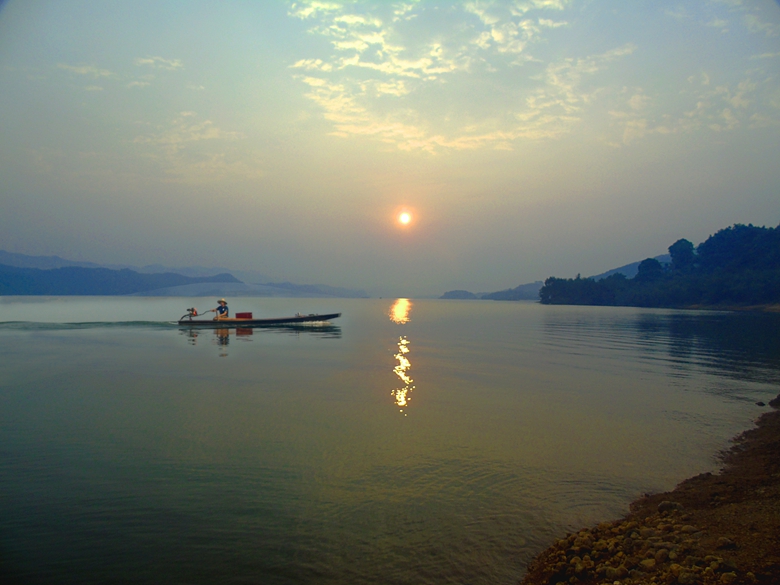 DSC05481澄碧湖朝阳渔歌_副本.jpg