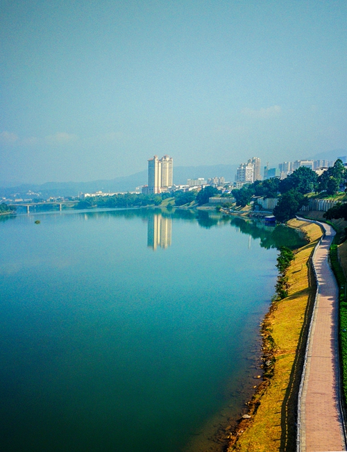 IMG_20201121_115101清凌凌的右江_副本.jpg