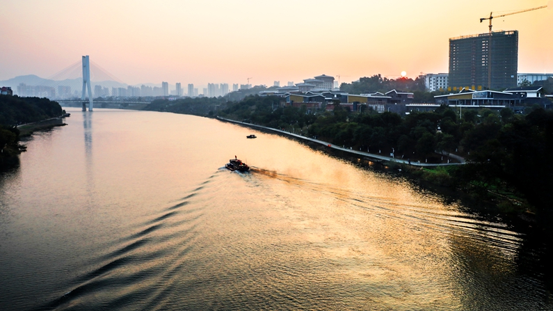 IMG_4464右江早晨_副本.jpg