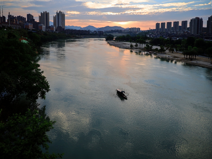 IMG_9985夕阳渔歌_副本.jpg