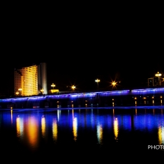 夜色南湖