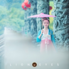 狮瞳作品-《雨后花》