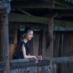 勤劳的瑶家姑娘