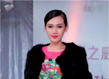 最近参加时装发布会拍的2个妹子