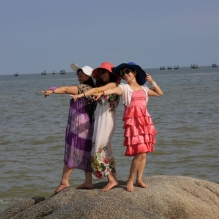 三娘湾三娘湾，只见三娘不见湾