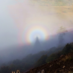 自驾行摄（之九）西藏芒康拉乌山巧遇佛光