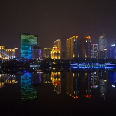 民歌湖夜景
