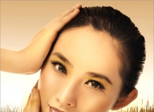 华丽的金色彩妆人