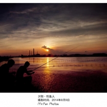 一半是海水，一半是天。