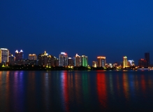 试贴：华灯初上时，南湖夜景好!