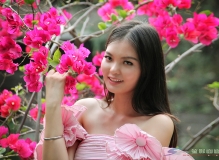 文物苑靓女