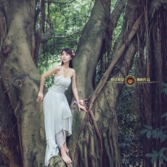 狮瞳作品-《丛林少女》