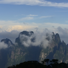 金秀圣堂山