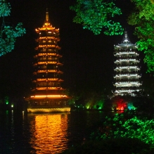 双塔之夜