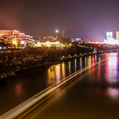 右江南岸百色城夜景