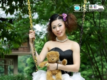 小园春色