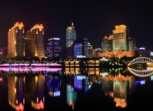 ……南宁民歌湖夜景……