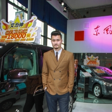 车展第一男模