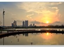 夕阳南湖畔