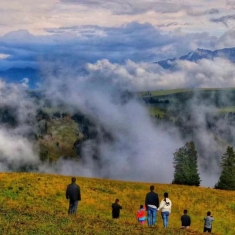 多彩的喀拉峻，等着你一同看遍山河美景