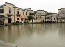 雨中宏村