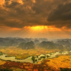 登高观山景