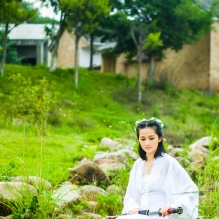 白衣女侠