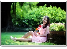 阳光下的美女
