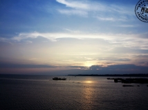 夕阳海湾