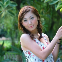 难忘的小芳... (三年前金花茶公园留影)