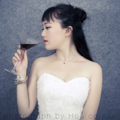 两组不同人物的平面人像