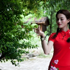 红衣少女