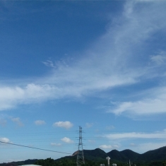 晴空万里彩云飘