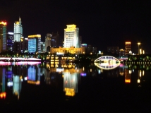 南宁民歌湖夜景