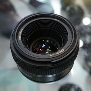 永诺尼康口50mm f/1.8自动镜头首次曝光