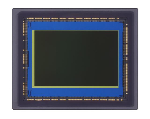 佳能新开发的35mm规格全画幅（约35.9×23.9毫米）CMOS图像感应器