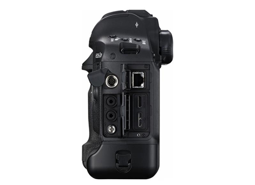 EOS-1D X Mark II提供了立体声音频麦克风接入端子、耳机接口以及HDMI接口