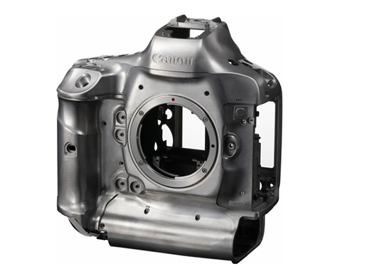 EOS-1D X Mark II的镁合金机身，实现了高强度、高刚性和轻量化