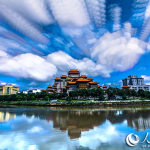广西摄影师研习一年创造玉林版“彩绘天空”(图)